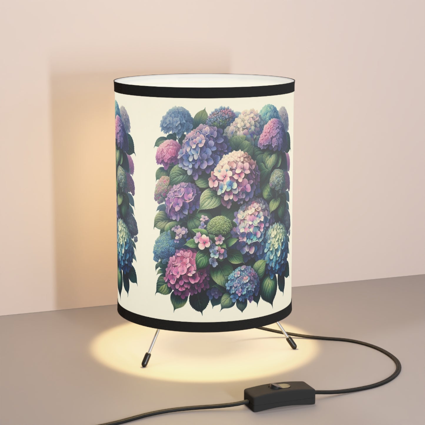 Tripod Hydrangea Lamp